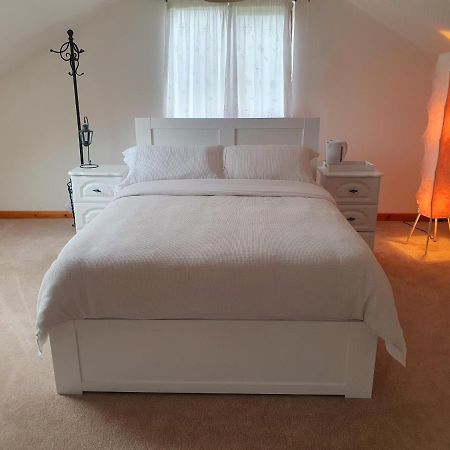Urkers' Guest Accommodation Crossmaglen Bagian luar foto