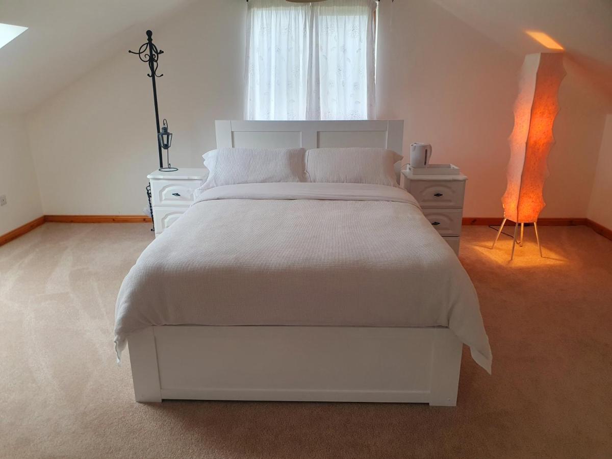 Urkers' Guest Accommodation Crossmaglen Bagian luar foto