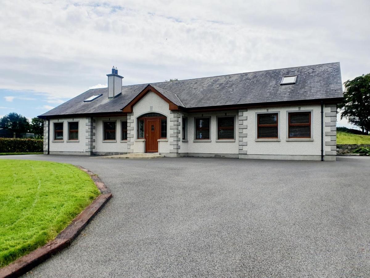 Urkers' Guest Accommodation Crossmaglen Bagian luar foto