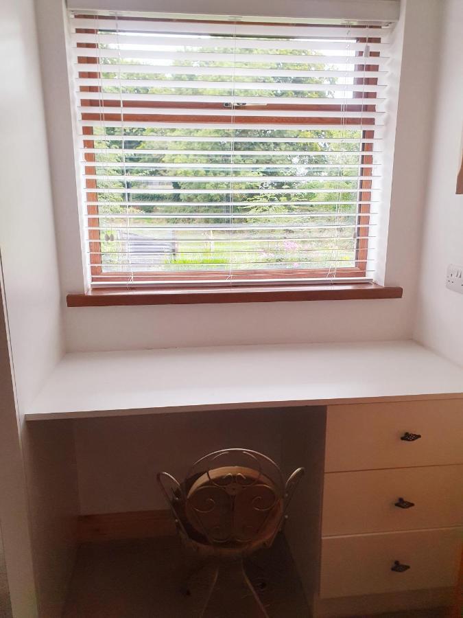 Urkers' Guest Accommodation Crossmaglen Bagian luar foto